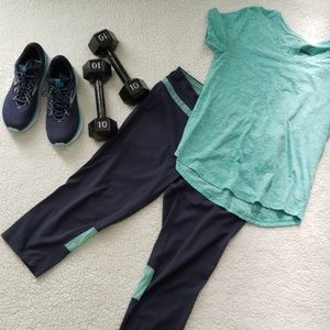 EUC Tangerine capris workout leggings